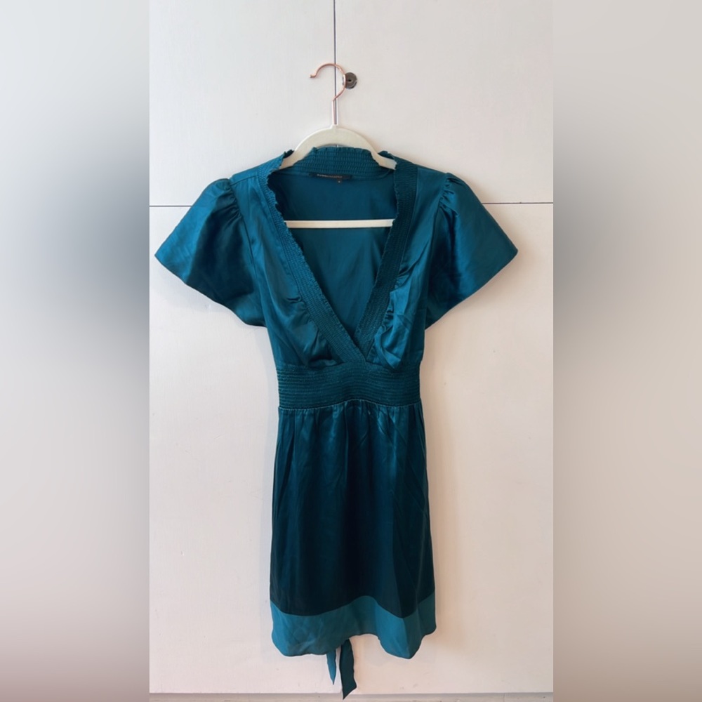 silk Max Azria Emerald Green Silk V-Neck Dress - Picture 4 of 7